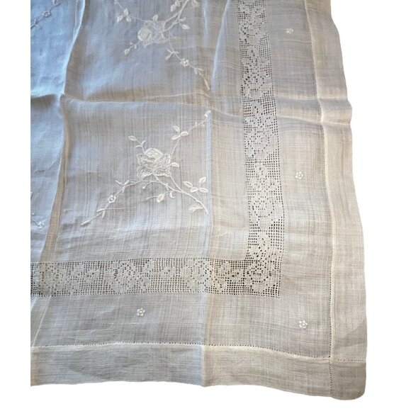 Madeira Linen Organza Tablecloth Embroidered Floral  31.5x32 Vintage - Picture 2 of 12